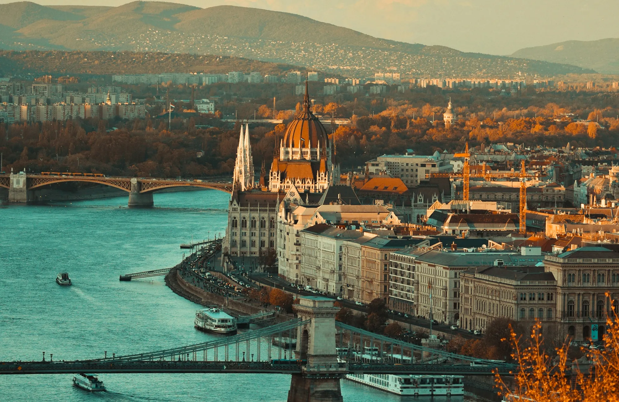 ブダペスト – ドナウ川の真珠